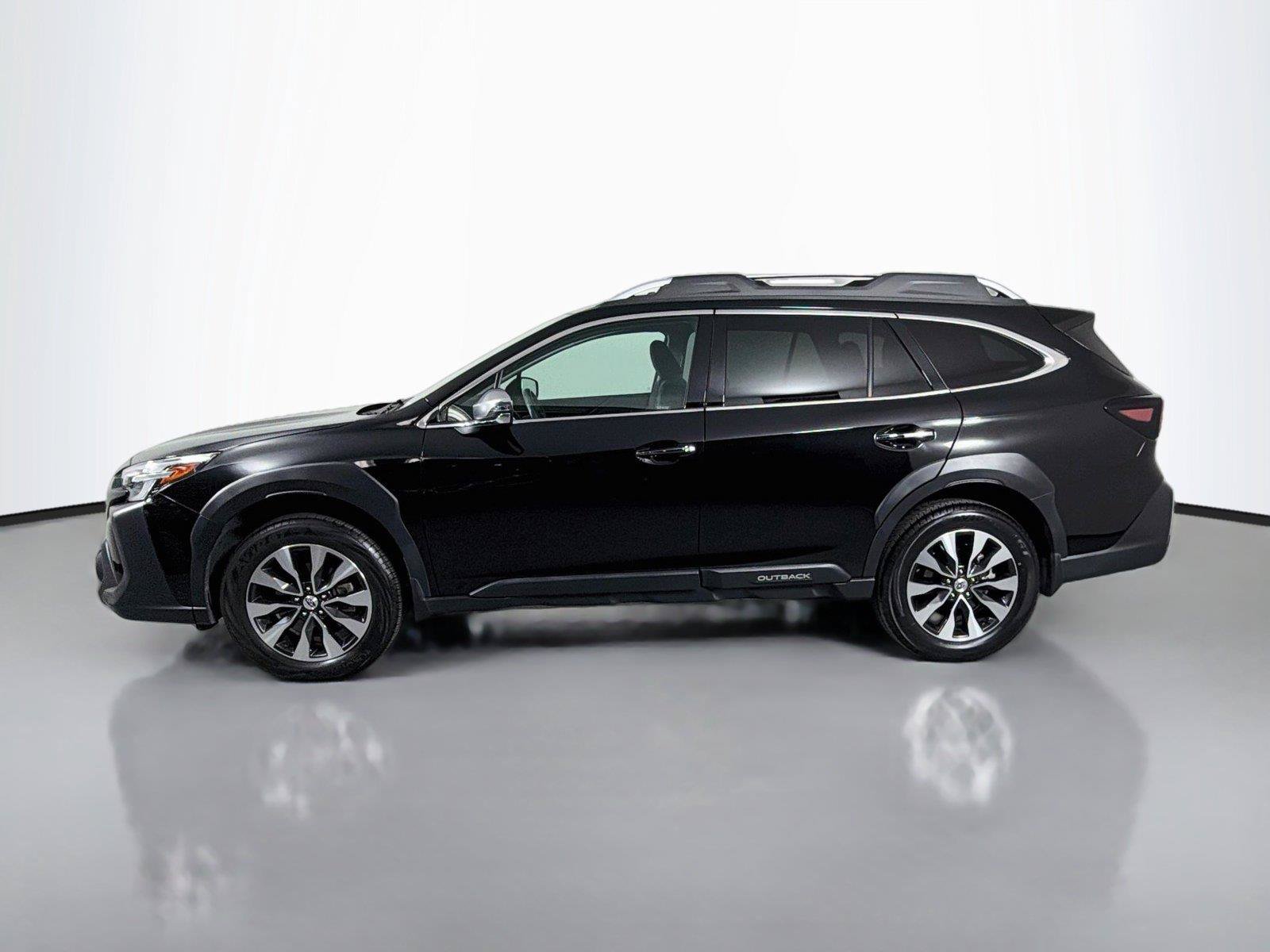 Used 2024 Subaru Outback Touring AWD/4WD image 8