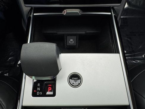 Used 2024 Land Rover Range Rover SE AWD/4WD image 17