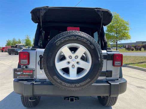 Used 2016 Jeep Wrangler Unlimited Sport w/ Quick Order Package 24S AWD/4WD image 7