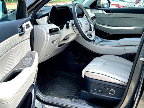 Used 2024 Hyundai Palisade Calligraphy FWD image 13
