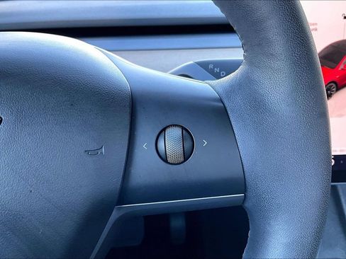Used 2023 Tesla Model Y Long Range AWD/4WD image 19