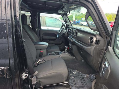Used 2023 Jeep Wrangler Unlimited w/ Cold Weather Group AWD/4WD image 8