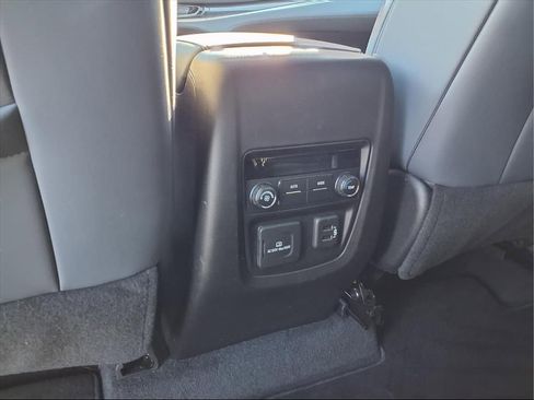Used 2023 Buick Enclave Essence w/ Experience Buick Package image 21