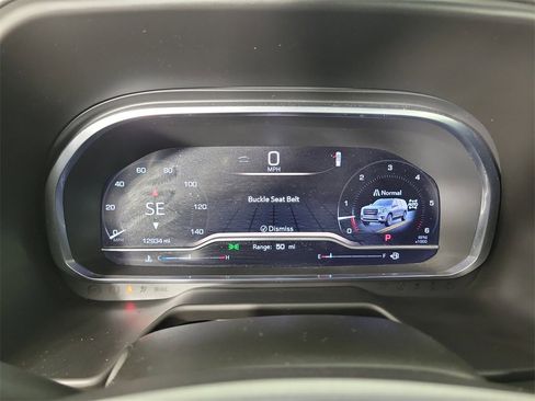 Used 2023 GMC Yukon SLT w/ SLT Luxury Package image 24