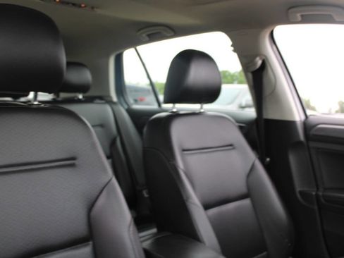Used 2021 Volkswagen Golf 4-Door FWD image 14