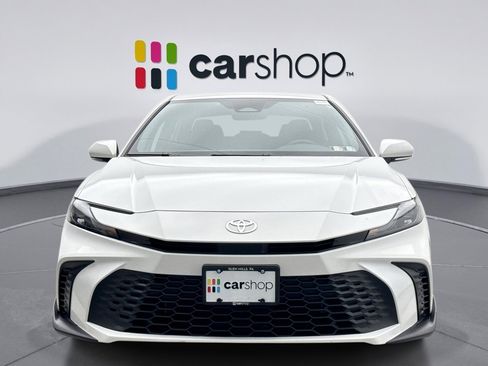 Used 2025 Toyota Camry SE w/ Convenience Package AWD/4WD image 8