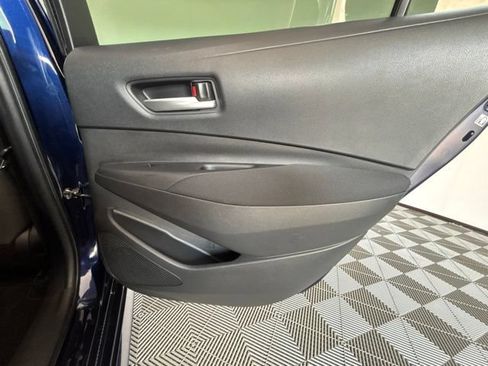 Used 2021 Toyota Corolla LE w/ Carpet Mat Package (TMS) FWD image 29
