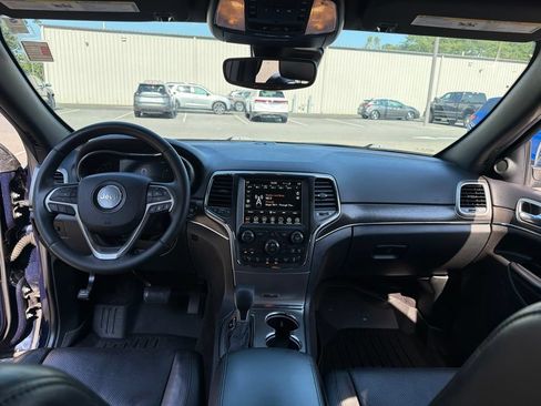 Used 2018 Jeep Grand Cherokee Limited w/ Luxury Group II AWD/4WD image 8