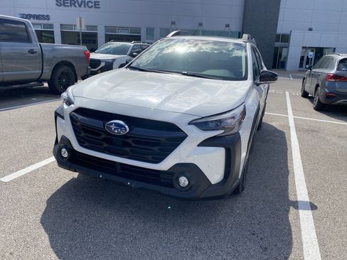 Used 2024 Subaru Outback Premium w/ Popular Package #1A AWD/4WD image 2