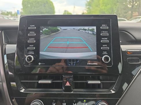 Used 2021 Toyota Camry LE FWD image 17