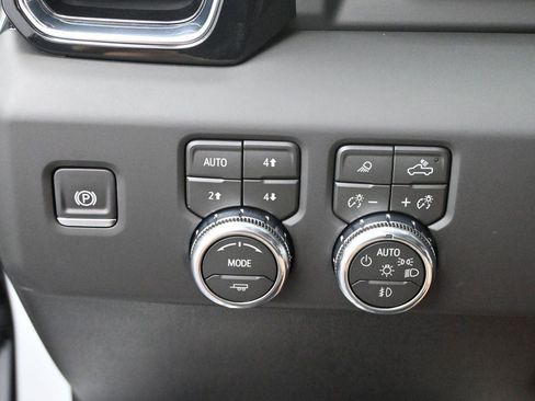 Used 2026 GMC Sierra 3500 Denali w/ Denali Reserve Package AWD/4WD image 28