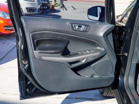 Used 2020 Ford EcoSport Titanium image 9
