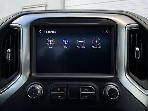 Used 2021 Chevrolet Silverado 1500 LT w/ Z71 Off-Road Package image 31