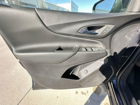 Used 2023 Chevrolet Equinox LT image 21