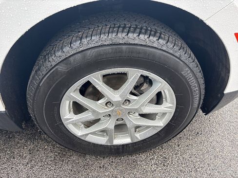 Used 2023 Chevrolet Equinox LT AWD/4WD image 16