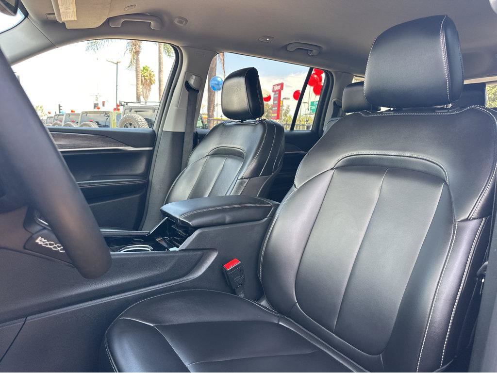Used 2023 Jeep Grand Cherokee L Limited RWD image 7
