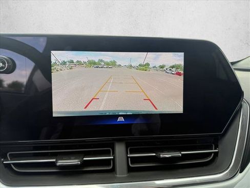 Used 2025 Chevrolet Trax LT w/ LT Convenience Package FWD image 18