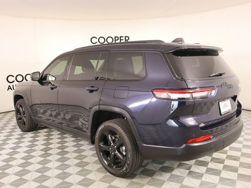 Used 2024 Jeep Grand Cherokee L Limited w/ Black Appearance Package image 25