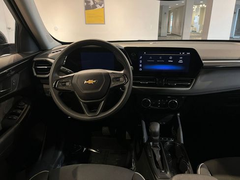 Used 2025 Chevrolet TrailBlazer LT image 34