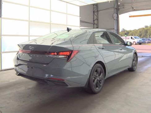 Used 2023 Hyundai Elantra SEL FWD image 4