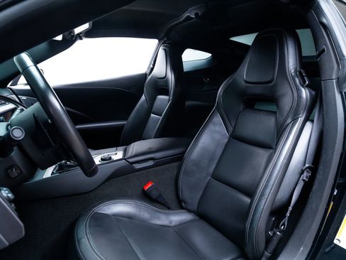 Used 2019 Chevrolet Corvette Z06 RWD image 15