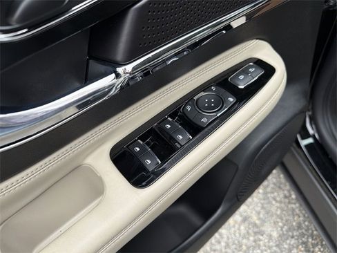 New 2026 Lincoln Corsair Premiere image 13