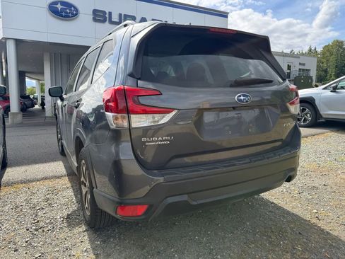 Used 2023 Subaru Forester Premium AWD/4WD image 2