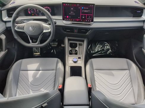 Certified 2026 Volkswagen Tiguan SE R-Line FWD image 13