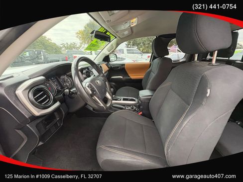 Used 2017 Toyota Tacoma SR5 RWD image 11