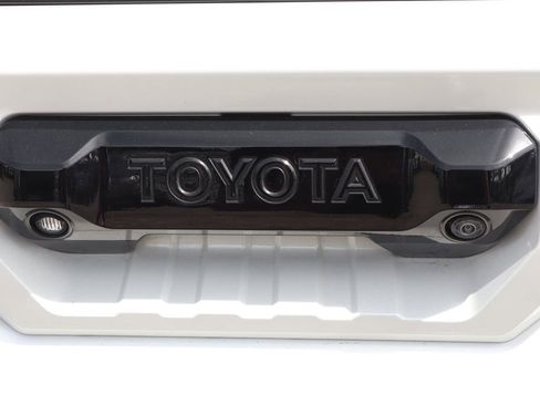 Used 2024 Toyota Tundra Limited AWD/4WD image 57