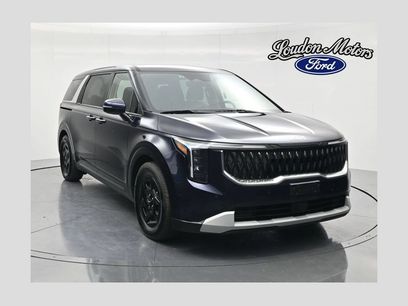 Used 2025 Kia Carnival