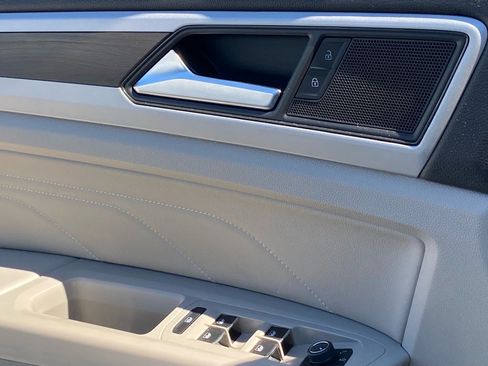 Used 2023 Volkswagen Atlas SE image 17