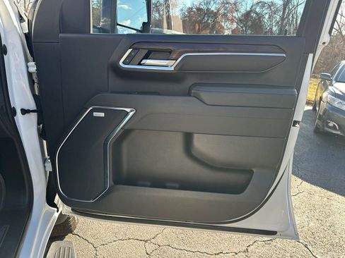 Used 2024 GMC Sierra 2500 SLT w/ SLT Premium Package image 15