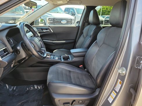 Used 2022 Mitsubishi Outlander SE AWD/4WD image 11