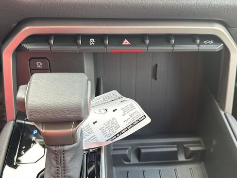 New 2026 Toyota Tundra Limited AWD/4WD image 18