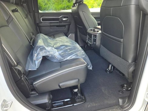 New 2026 RAM 2500 Laramie AWD/4WD image 12