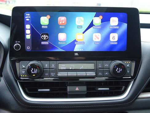 Used 2024 Toyota Grand Highlander AWD image 28