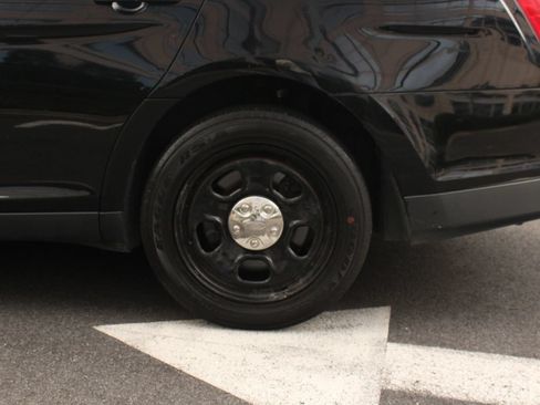 Used 2015 Ford Taurus Police Interceptor FWD image 10