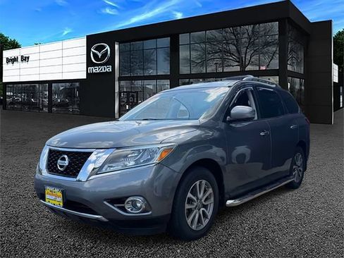 Used 2015 Nissan Pathfinder SV w/ Cargo Package FWD image 2