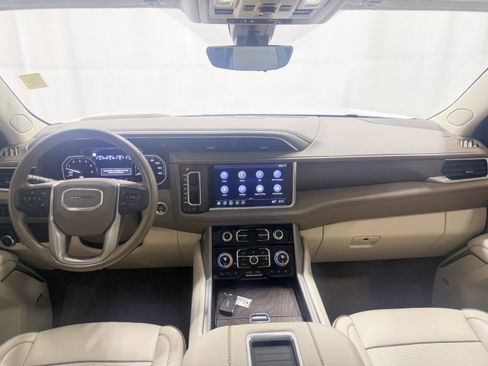 Certified 2021 GMC Yukon Denali w/ Denali Premium Package image 24