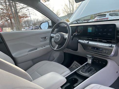 Used 2025 Hyundai Kona SEL image 29