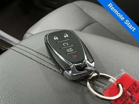 Used 2017 Chevrolet Malibu Premier w/ Premier Sun and Wheel Package image 2