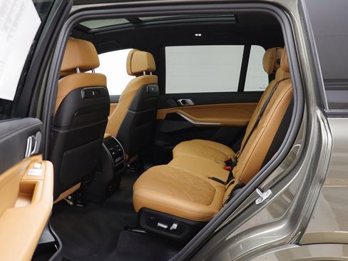 Used 2025 BMW X7 xDrive40i w/ M Sport Package image 14