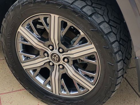 Used 2023 Toyota Sequoia Capstone image 7