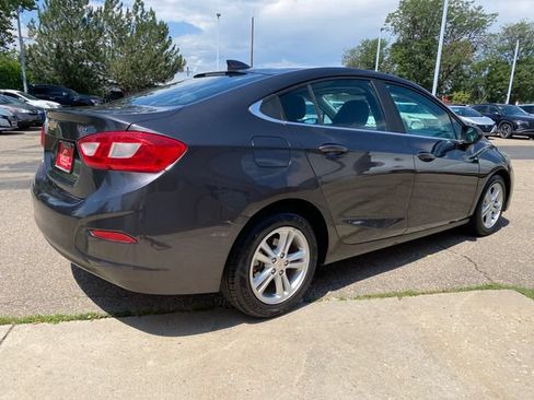 Used 2017 Chevrolet Cruze LT FWD image 5