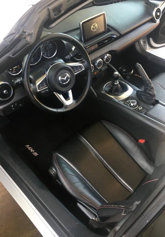 Used 2017 MAZDA MX-5 Miata RF Grand Touring RWD image 18
