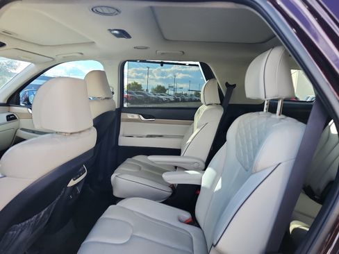 Used 2022 Hyundai Palisade Limited FWD image 12