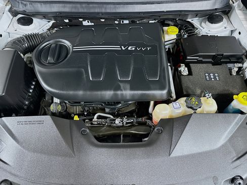 Used 2022 Jeep Cherokee Latitude Lux w/ Mopar Interior Package image 27