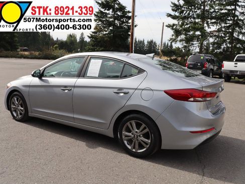 Used 2017 Hyundai Elantra SE image 6