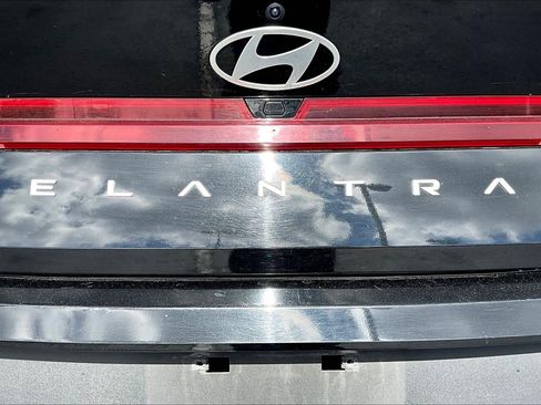 Used 2024 Hyundai Elantra SEL FWD image 23